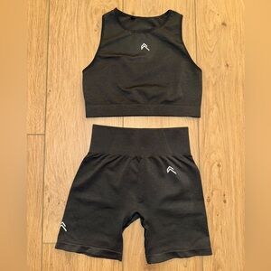 Oner Active | Classic Seamless Crop Tank & High-Waist Shorts Set